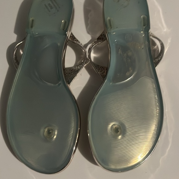 3/$15. Ladies Jelly Flip flops - Picture 3 of 3